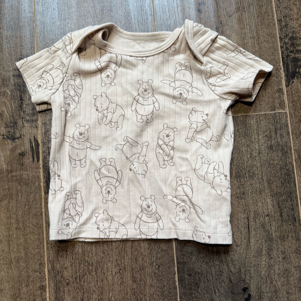 Disney Beige Winnie the Pooh Short Sleeve Tee